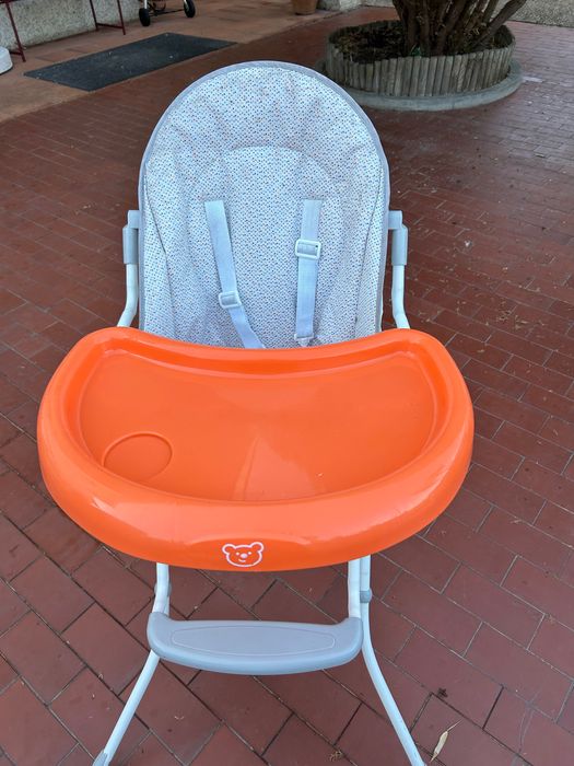 Cadeira de refeição da zippy, usada mas funcional