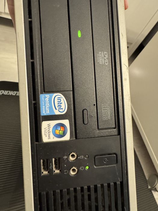 Stary komputer stacjonarny HP działa na cześci