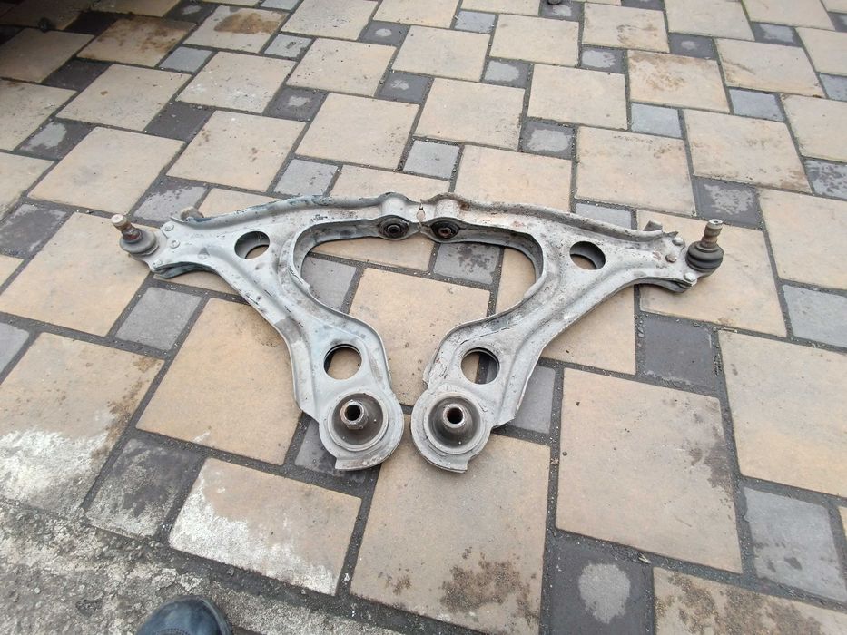 Рычаг Опель Омега А Передний Хорошая Шаровая Сайленблок Комплект