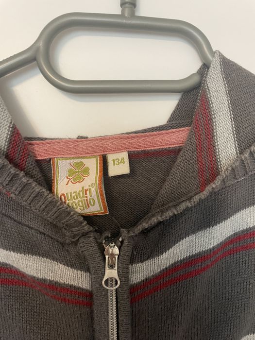 Sweter z kapturem