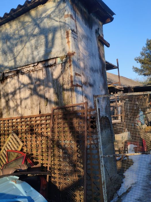 Oddam kurnik z przegrodami