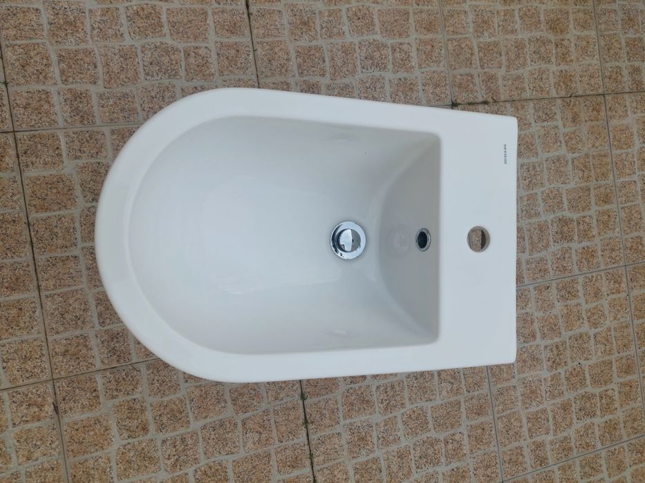 Vendo bidé de marca sanindusa impecável