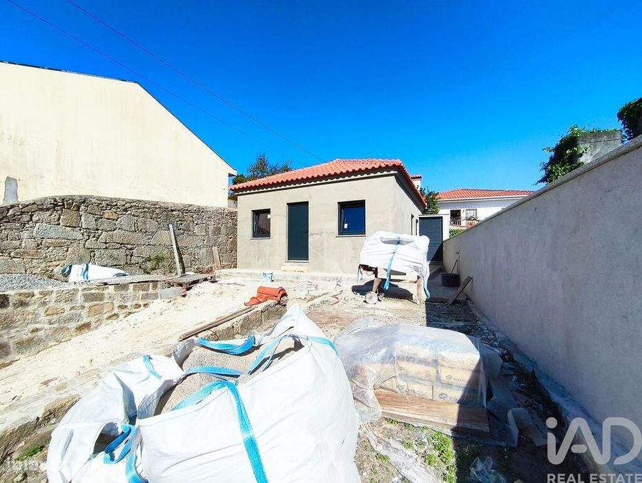 Moradia térrea T2 em Darque de 45,8 m2