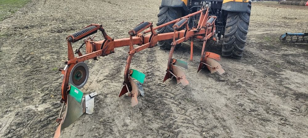 Pług Kverneland 4 skibowy na spręzynie