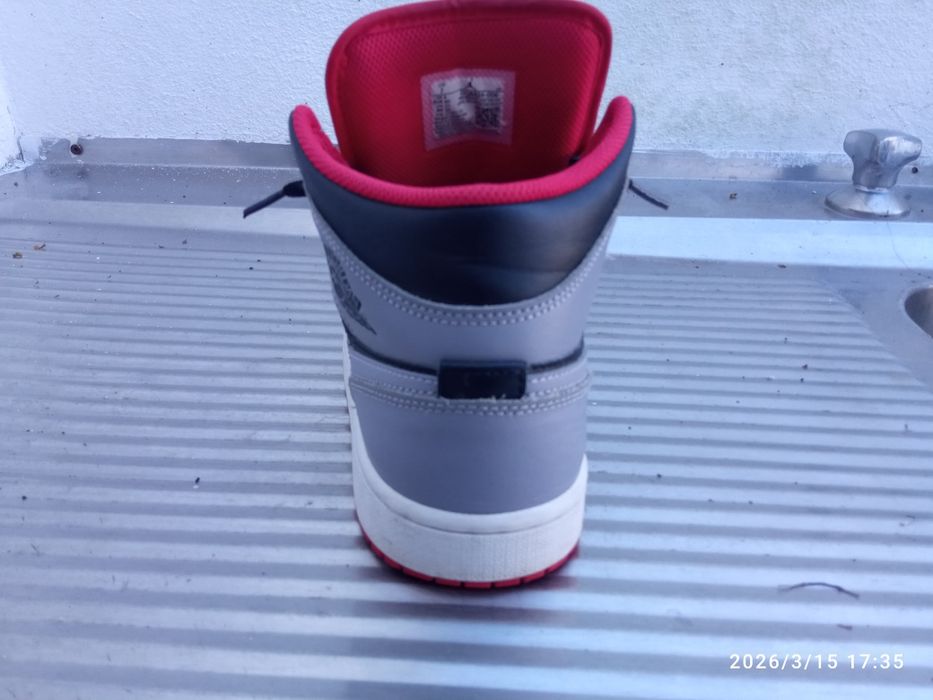Jordan 1 mid grey,Balck and red