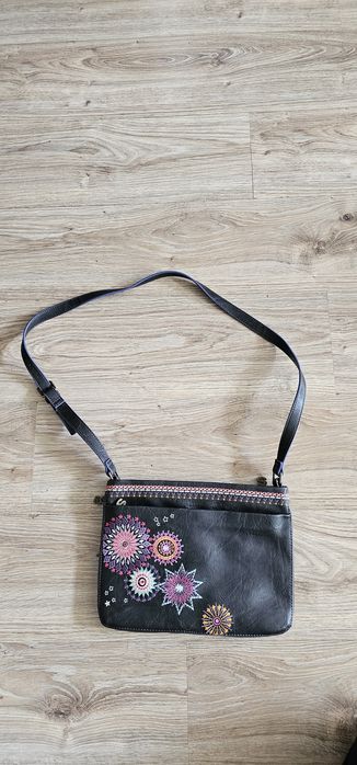 Desigual torebka damska 30cm x 22cm stan bardzo dobry