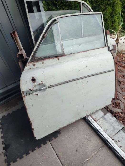 Sprzedam części do Poloneza I Syreny 104