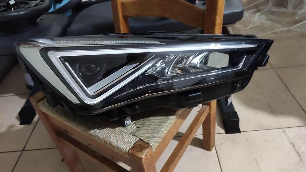 farol direito full Led SEAT TERRACO
