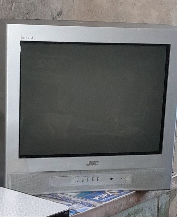 Телевизор  JVC  б/у в отличном состоянии