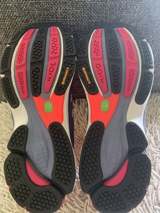 Кросівки фірми Adidas. Розмір 38.