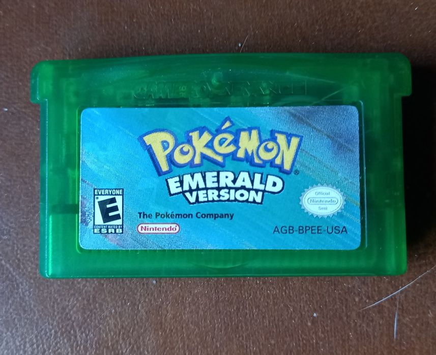 Pokemon emerald game boy advance nintendo game freak