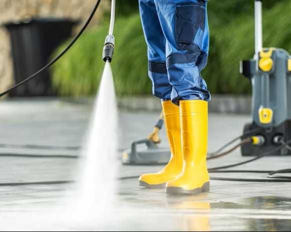 High-Pressure Washing – Facades, Roofs, and Much More