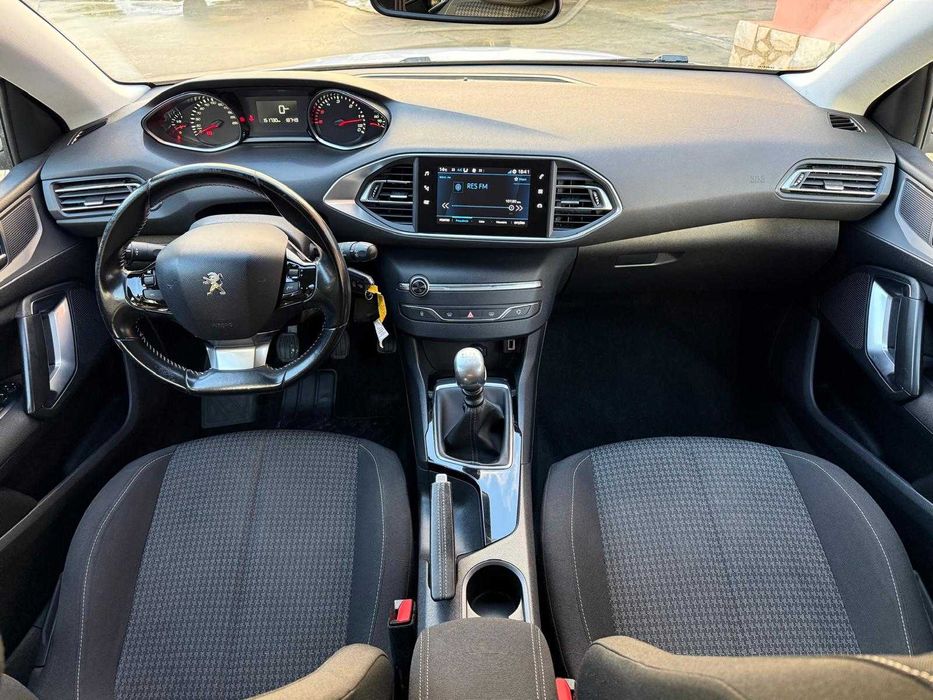 Peugeot 308 1.5 BlueHDi Business Line