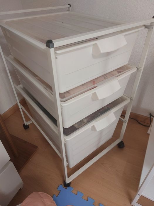 Móvel de apoio de quarto