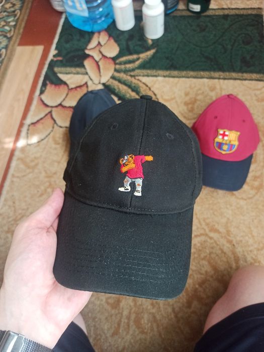 Кепки barcelona, tommy,tommy hilfiger, cayler sons