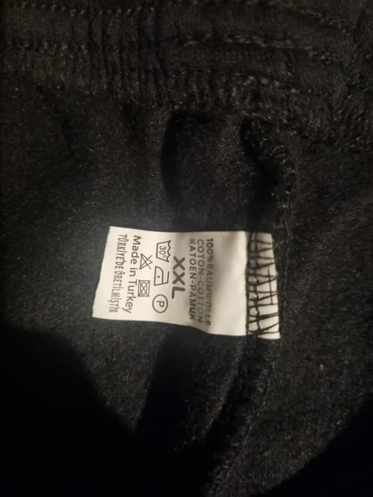 Dres 2XL Boss bluza spodnie ocieplany z kapturem czarny