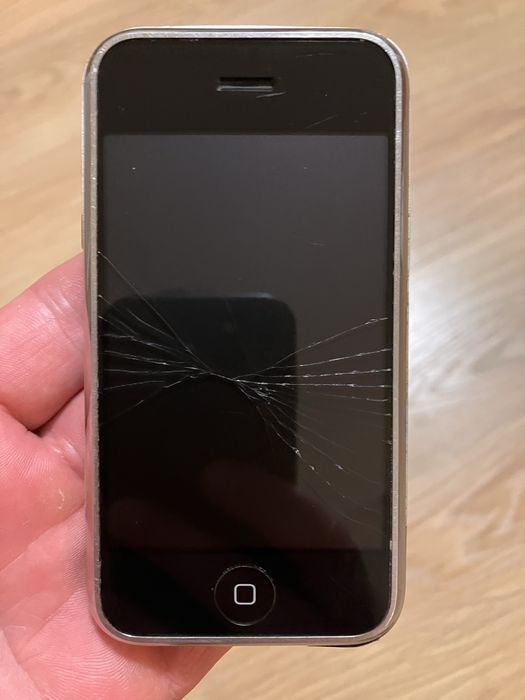 Iphone 2g 8 gb продам.