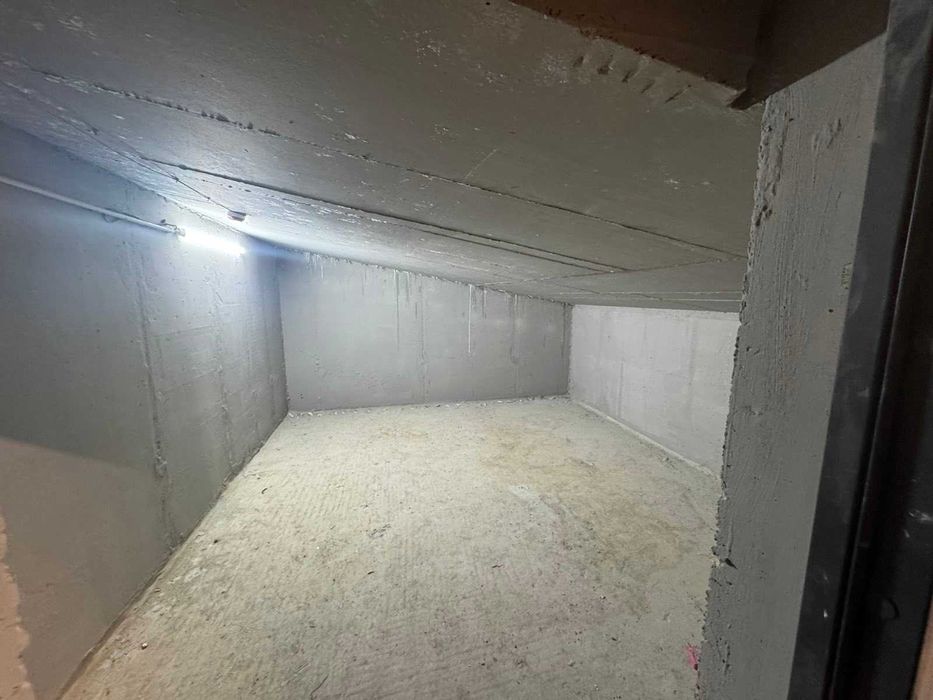 ТЕРМІНОВО!!Оренда паркомісця на 2 автомобіля(є розетка)вул.Пасічна,150