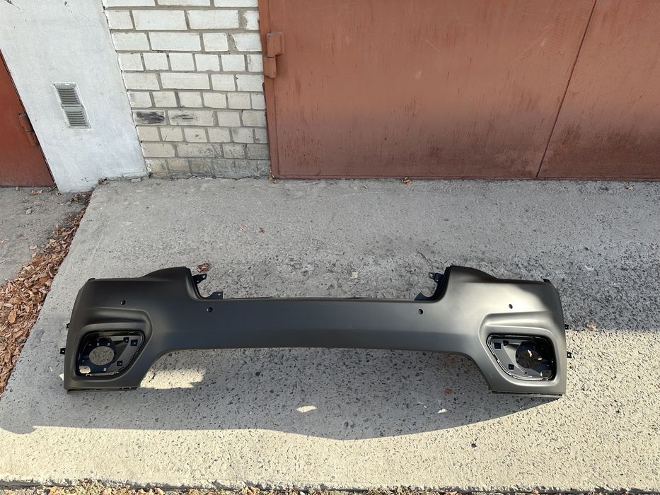 Бампер перед Jeep Cherokee 19 під парктроніки, передний бампер чероки