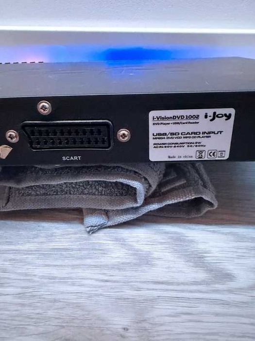 Leitor DVD / MP4 / USB / Cartões - i-Joy i-VisionDVD 1002 (Funcional)
