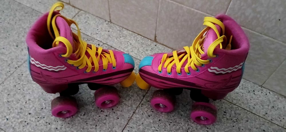 Vendo patins 4 rodas