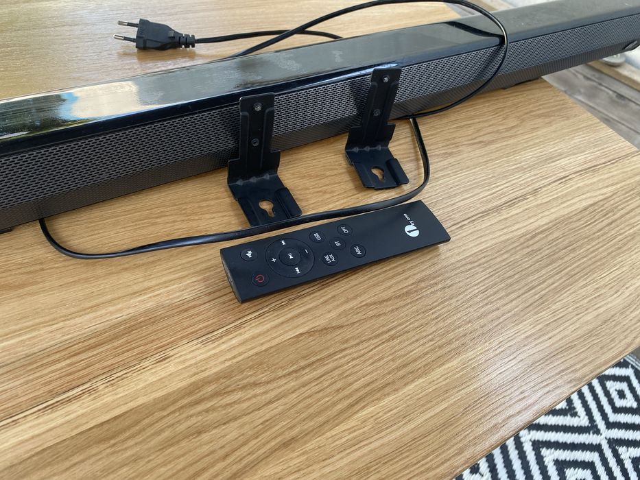 Soundbar 1byone i zestaw kabli