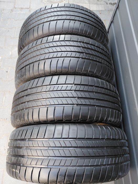 235/55R18 100V Brigestone