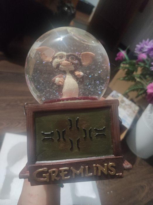 Gizmo snowglobe new