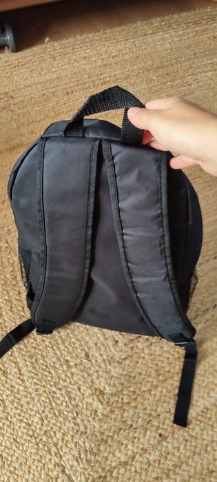 Mochila preta nova