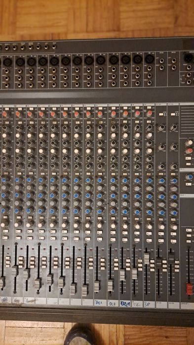 Mesa de mistura soundtracs topaz maxi 24