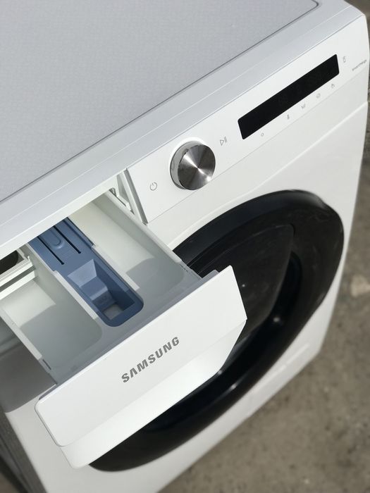 Пральна машина Samsung 9 кг, 2023р. В гарному  стані, з Німеччини.