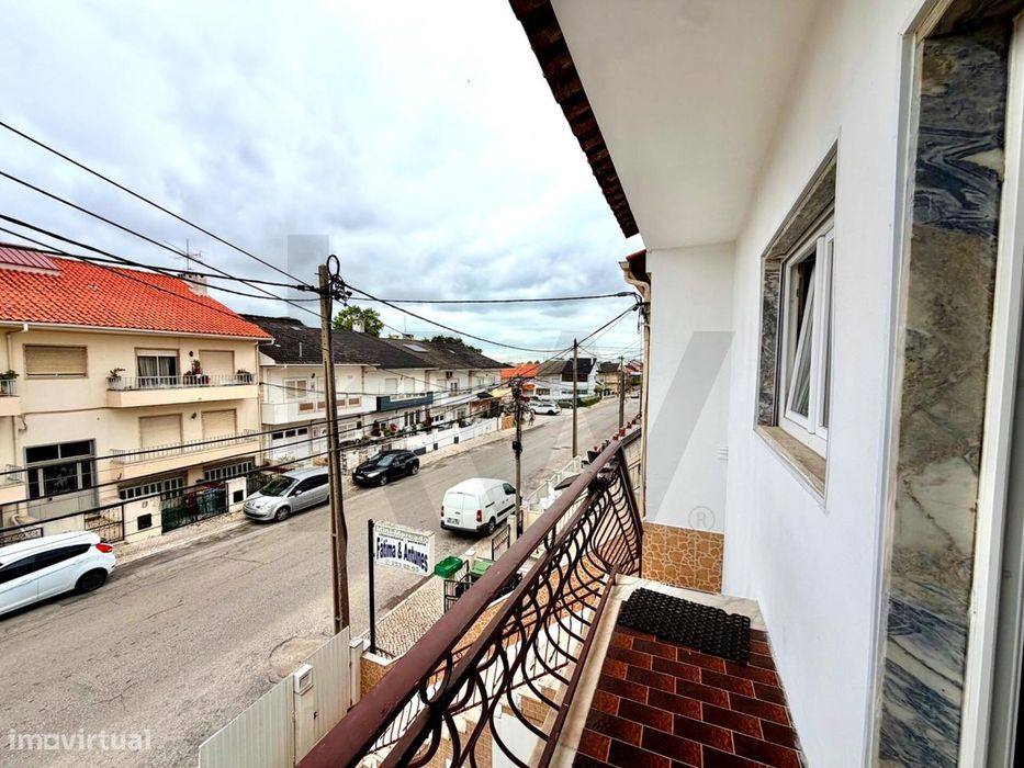 Andar De Moradia T3, Para Arrendamento Em Corroios