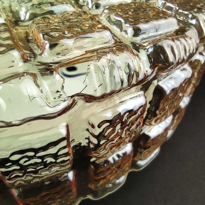 Plafon - szkło opalizujące - wzór w kratkę z lat 70-nr 2 -uszkodzony