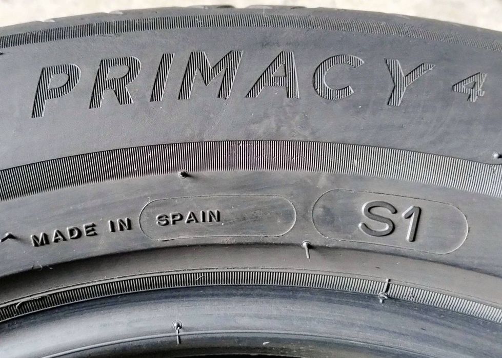 Шини літні R17 215/60 Michelin Primacy 4