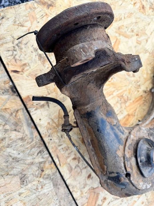 Важіль задній лівий Volkswagen T4 2.5 1990-2003