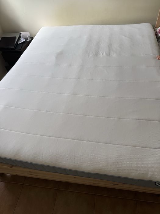 Conjunto cama ESPEVAR + colchão VESTEROY