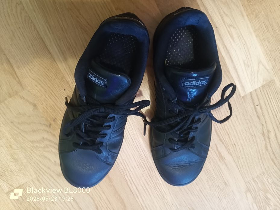 Кросівки шкіряні adidas БУ