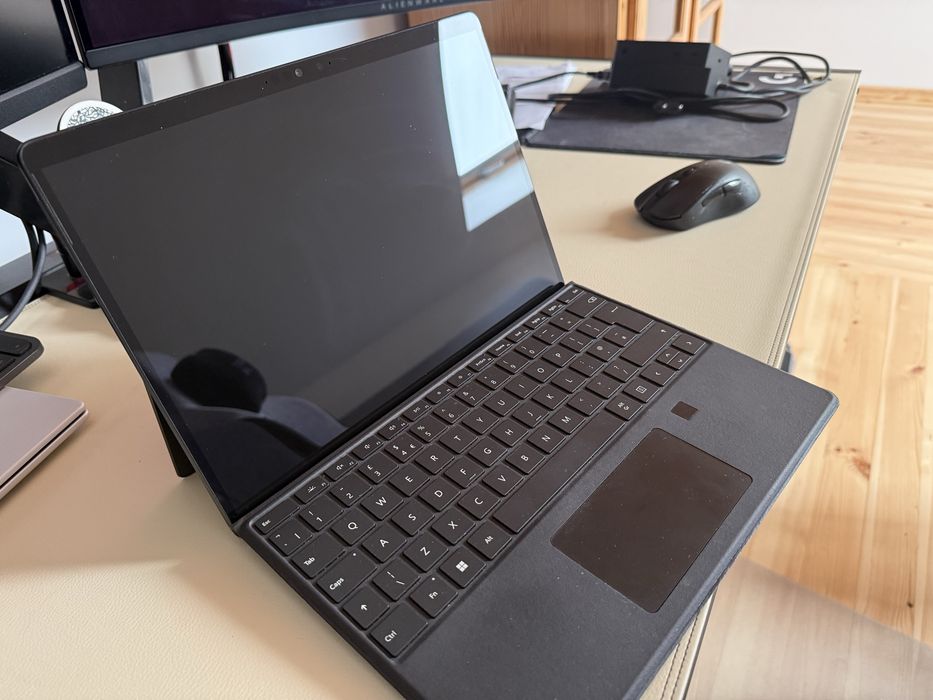 Laptop Microsoft Surface Pro 8 - i7, 16GB RAM, 512GB +Surface Dock