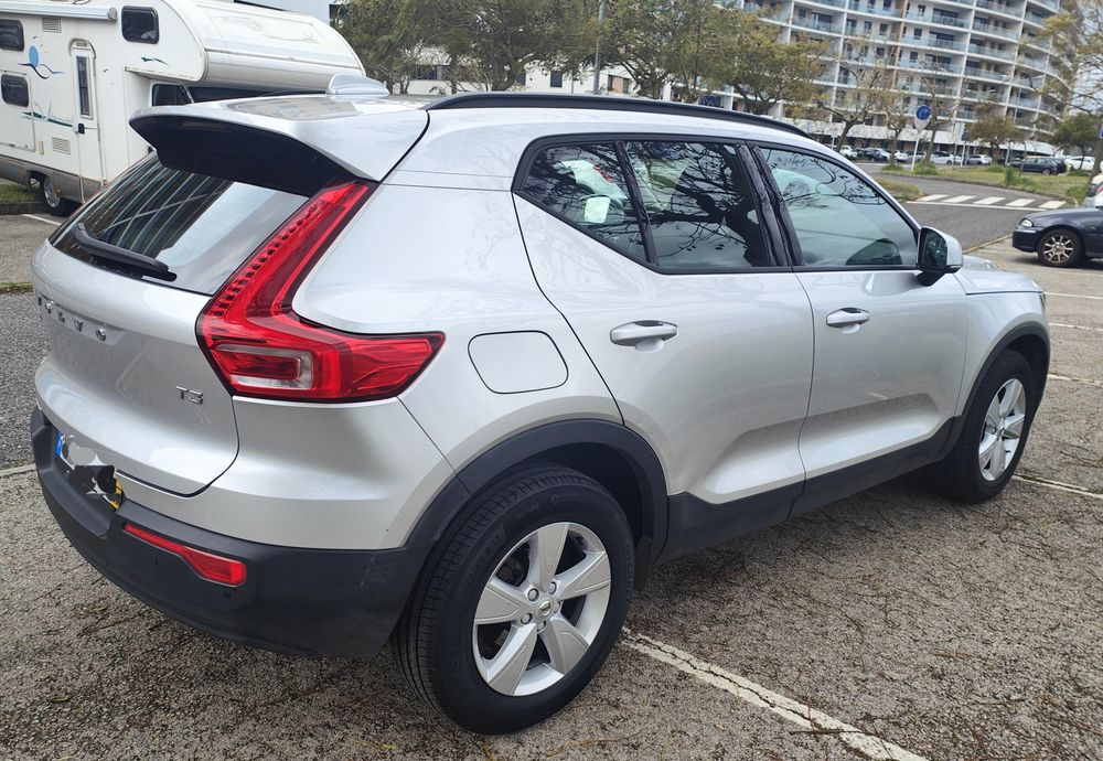 Volvo XC40 T3 Tech Edition Impecável