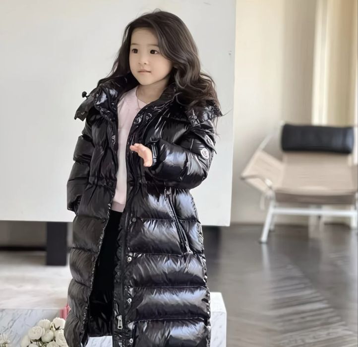 Подовжене зимове пальто Moncler