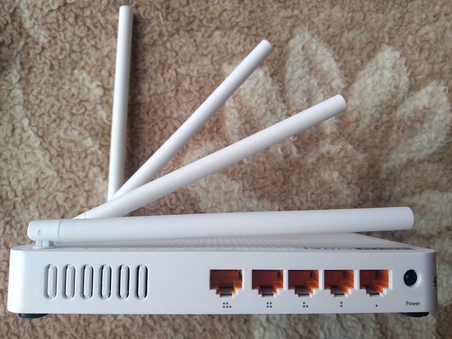 Роутер TotoLink A702R