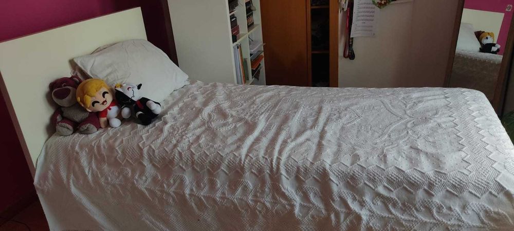 Camas Malm IKEA e alguns acessórios criança