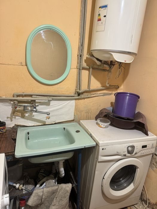 Продам 1 кім. на вул. Кременчуцькій