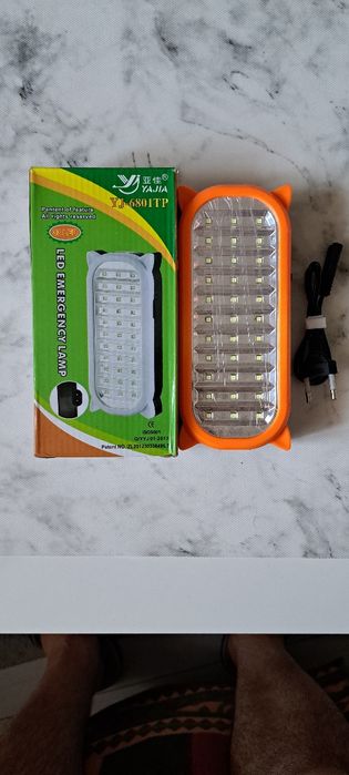 Продам фонарь аккумуляторний Новий.