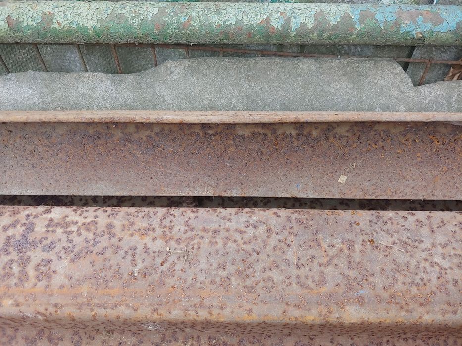 Продаю металические столбики