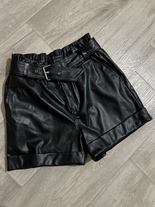 Шорти жіночі утеплені флісом чорні штучна шкіра