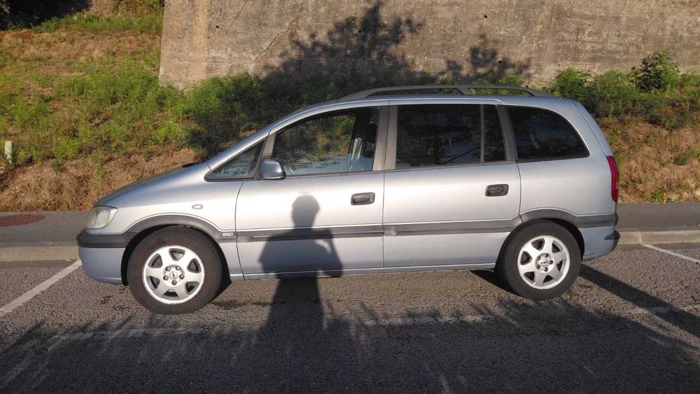 Opel Zafira 2.0 di c/ 7 lugares Nacional