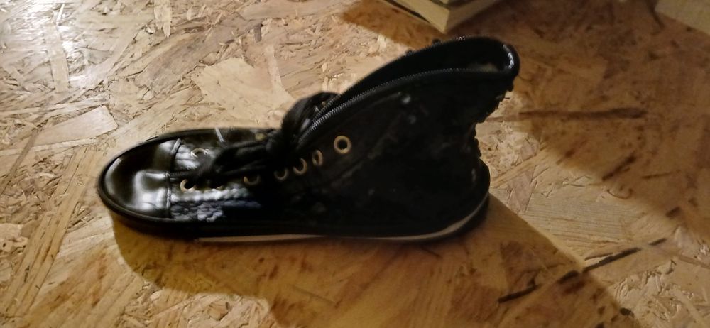 Piornik Nowy but trampek na zamek