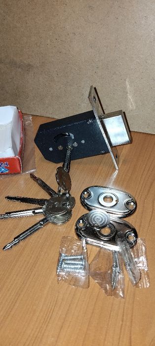 Прожам замок врезной FZB  5ключей новый.
