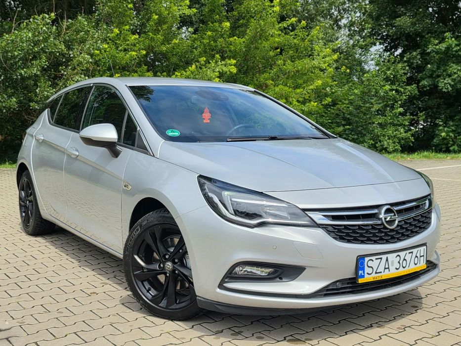 Opel Astra 2016 LED Alu 17 Czarna podsufitka Piękna Bezwypadkowa